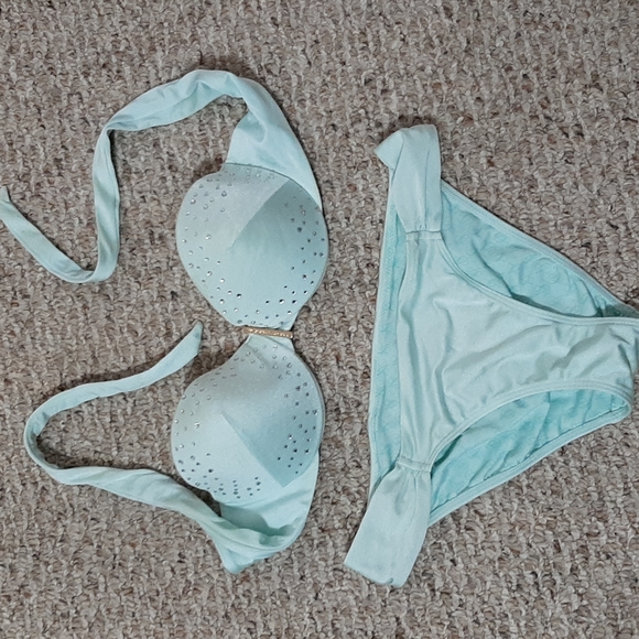 Victorias secret bikini, underwire top, small bikini bottoms, top is size 32B, - Picture 1 of 5